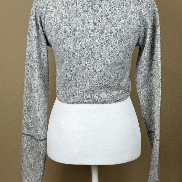 Gymshark long sleeve keyhole crop top - Picture 3 of 5